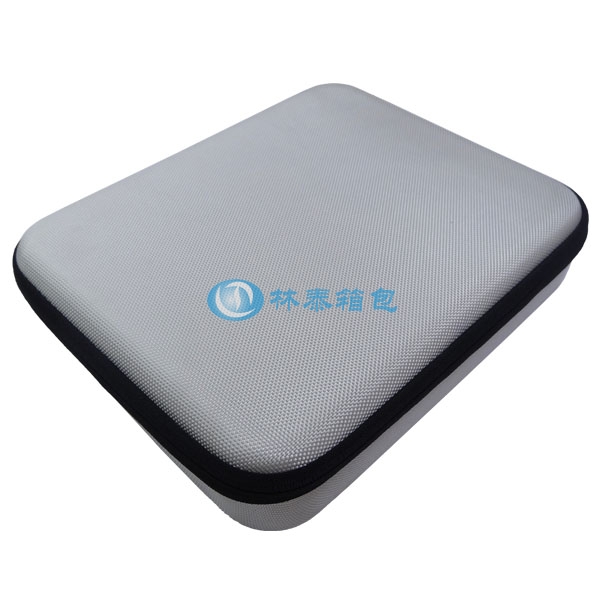 （非標(biāo)準(zhǔn)大號）銀色 EVA相機包邊緣細(xì)節(jié)